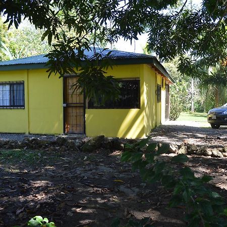 Villa Casita Amarilla Cahuita Exterior foto