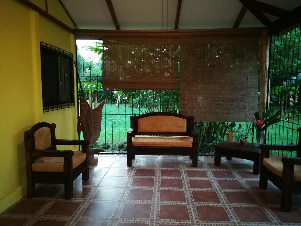 Villa Casita Amarilla Cahuita Exterior foto